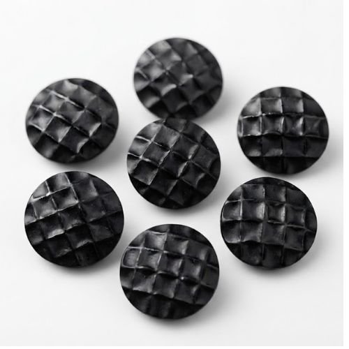 Bouton acrylique noir relief quadrillé 23 mm – lot de 6