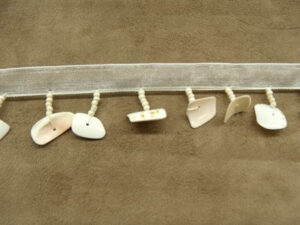 RUBAN FANTAISIE EN COQUILLAGE-3cm- EN RUBAN ORGANZA ROSE