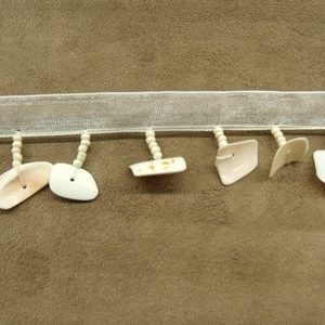 RUBAN FANTAISIE EN COQUILLAGE-3cm- EN RUBAN ORGANZA ROSE