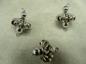 ARTICLE DE DECORATION Métal -argent