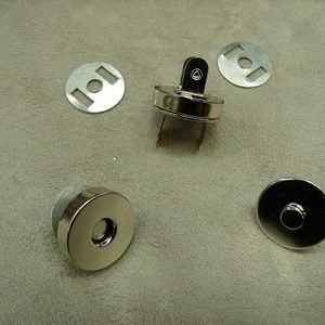 BOUTON MAGNÉTIQUE- ARGENT