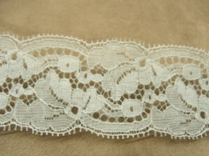 DENTELLE DE CALAIS- 4 cm- GRIS PERLE