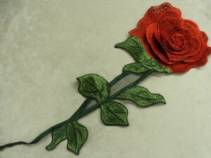 fleur brodé EN 3D- Rouge et vert