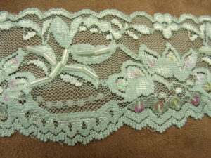 dentelle perlé verte