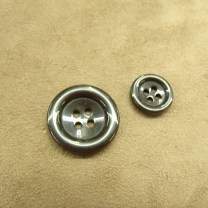 bouton acrylique gris à 4 trous