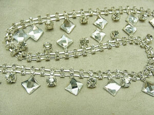 ruban strass motif losange
