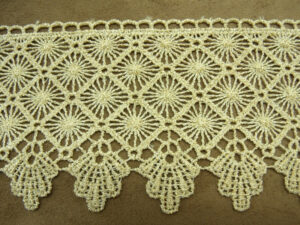 guipure beige et lurex or