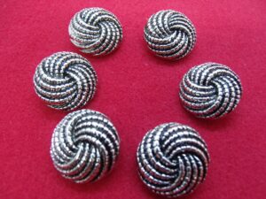 bouton acrylique argent