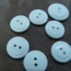 bouton acrylique à 2 trous blanc