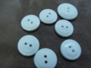 bouton acrylique à 2 trous blanc