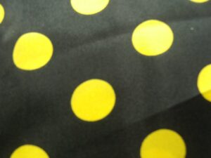 tissu satin noir et jaune