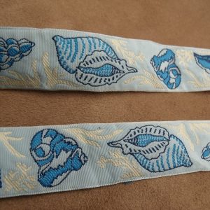 ruban motif coquillage bleu