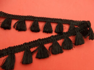 ruban pompom viscose noir