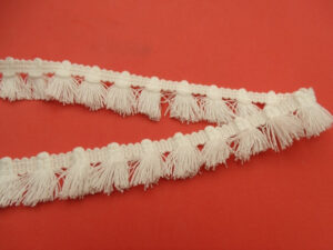 ruban pompom blanc