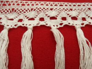 ruban pompom blanc