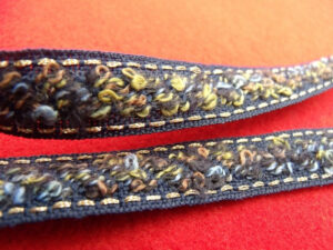ruban fantaisie bleu sur couture or