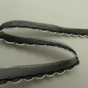 ruban fantaisie en voile léger noir garni blanc dentelé