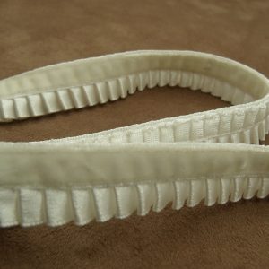 ruban fantaisie plissé blanc cassé