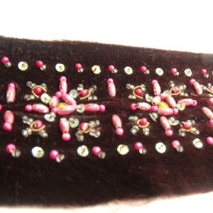 ruban velours brodé de perles fuschia