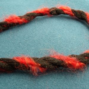 ruban fantaisie rouge et noir cordon lainage