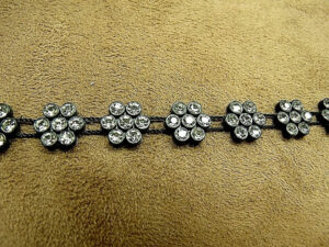 ruban strass motif fleurs