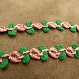 ruban fantaisie à fleurs vert & fuschia