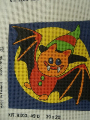 canevas motif HALLOWEEN CHAUVE SOURIS 20X20 cm