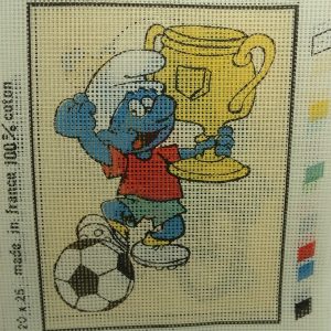 CANEVAS MOTIF schtroumpf COUPE DE FOOT