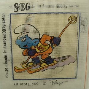 CANEVAS MOTIF schtroumpf au ski