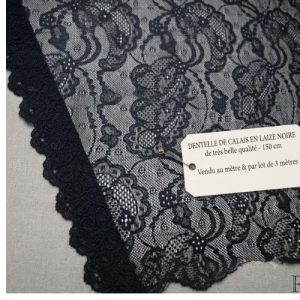 DESTOCKAGE : Dentelle de Calais en Laize Noire – Haute Couture – 150 cm – Au mètre ou lot de 3 m