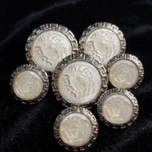 Boutons acryliques transparents et argent motif grecque 18 mm & 25 mm – lot de 6