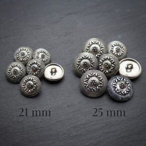 Bouton acrylique argenté vieilli motif floral en relief – 21 mm, 25 mm (lot de 6) & 30 mm (à l'unité)