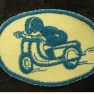 écusson thermocollant motif: VESPA vert largeur 6cm sur hauteur 4,5cm