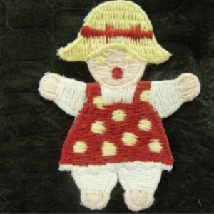 écusson à coudre- motif: FILLETTE- robe rouge avec chapeau jaune paille ,largeur 3,5cm sur hauteur 5cm