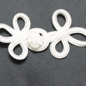 bouton brandebourg blanc
