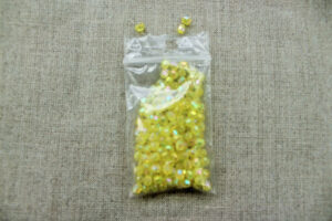 PERLES ACRYLIQUES A FACETTE -jaune