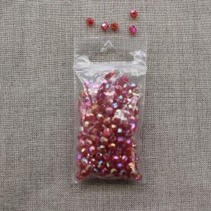 PERLES ACRYLIQUES A FACETTE 4 MM- rouge