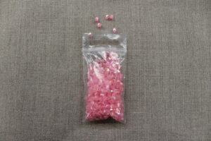 PERLES ACRYLIQUES A FACETTE 4 MM- rose clair