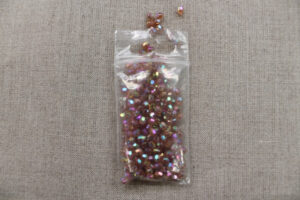 PERLES ACRYLIQUES A FACETTE 4 MM- marron