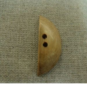 bouton bois bûchette à 2 trous longueur 30mm sur largeur 12mm