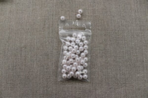 Perle acrylique rond -6mm- blanc nacré