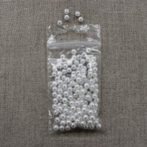 PERLES ACRYLIQUES rond- 4mm- blanc