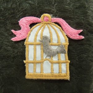 écusson à coudre- motif: CAGE A OISEAU- gris marron et rose