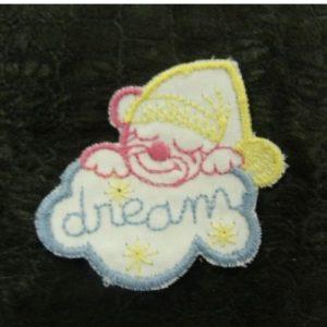 écusson thermocollant motif: NOUNOURS DREAM jaune rose fushia et bleu largeur 4cm sur hauteur 4,5 cm