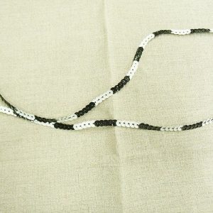 LOT de Ruban pailleté sequin montée sur fil noir et blanc 4 mm