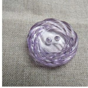 bouton acrylique a 2 trous violet transparent 28 mm