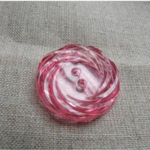 bouton acrylique à 2 trous rose fushia 28 mm