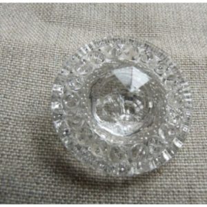 bouton acrylique à queue Multi facette transparent ,28mm, de belle qualité