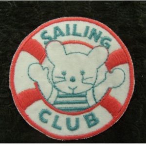écusson thermocollant motif: NOUNOURS SAILING CLUB ROSE ET BLEU 5 ,5 cm
