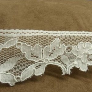 dentelle de calais surbrodée blanc cassée 6 cm